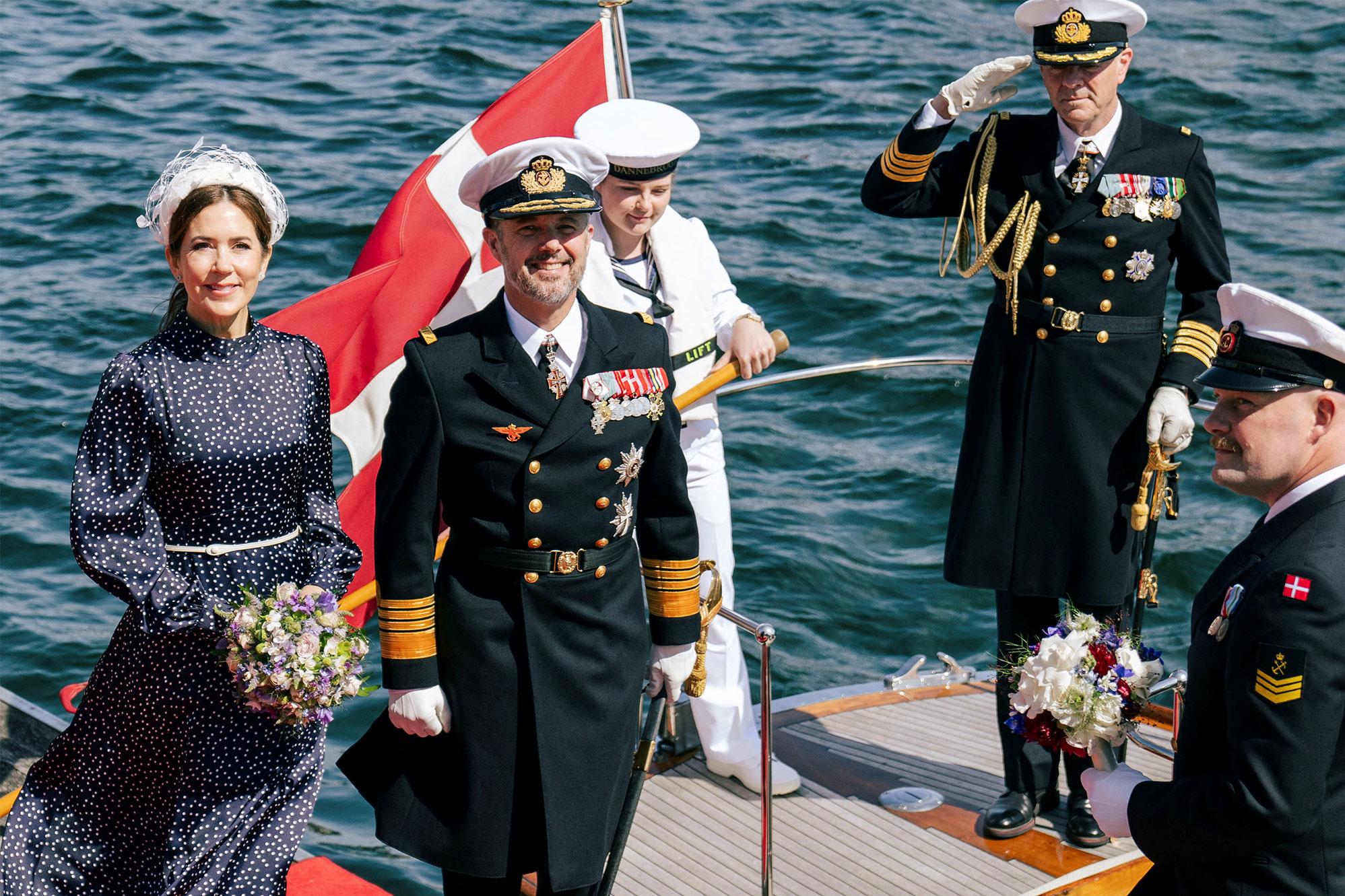 mary et frederik : première croisière estivale pour le couple royal du danemark