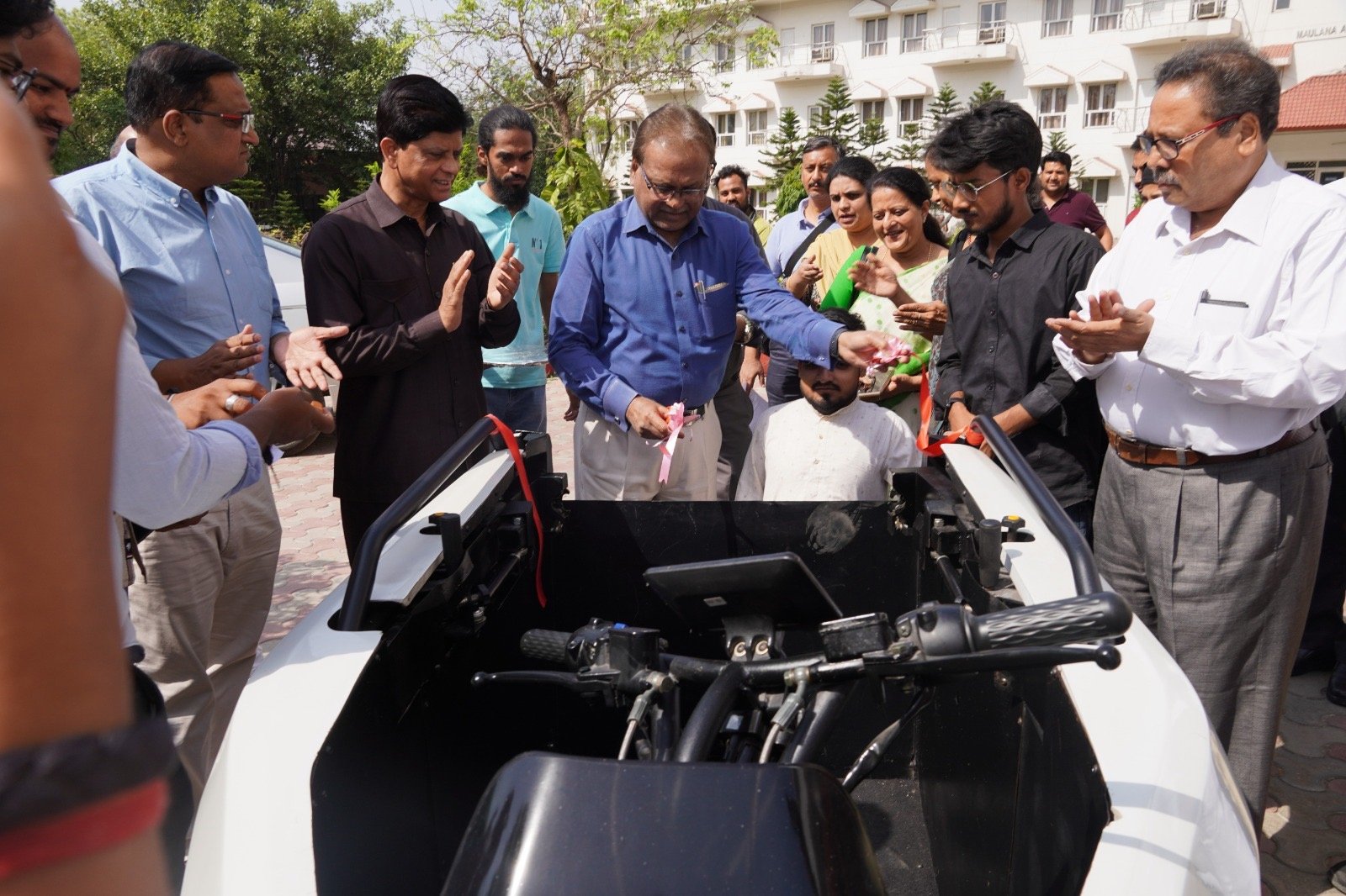 Jamia Millia Islamia Launches 3-Wheel E-Vehicle To Empower Physically ...