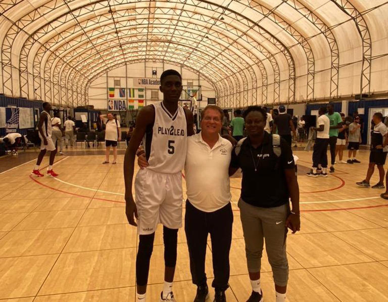 Young Nigerian basketballer bags US scholarships after street encounter with Calabar lawyer