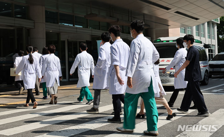 외국의대 졸업자, 한국 의사 예비시험 합격률 60%도 안 돼…최종 41%