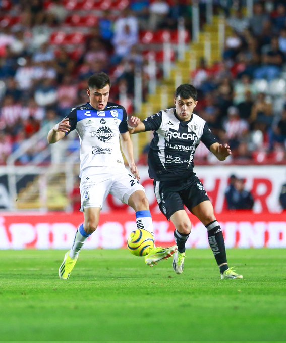 Necaxa Sigue Con Vida En Pelea Por Liguilla; Vencen A 'Gallos'