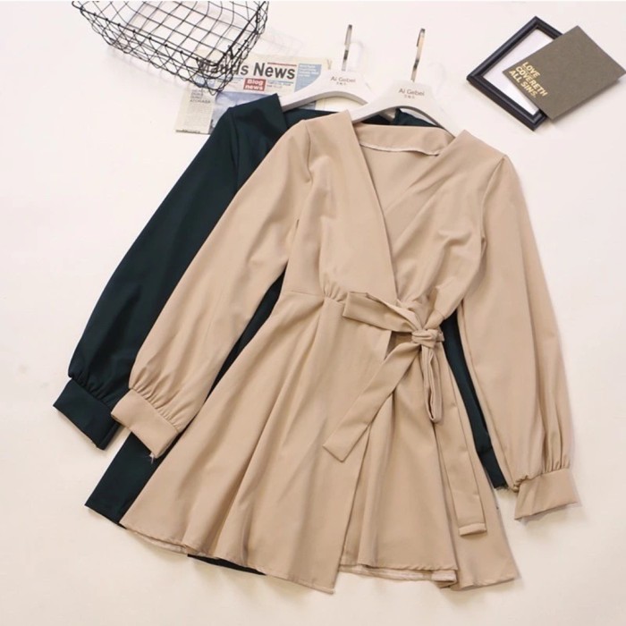 5 rekomendasi baju kantor wanita simpel dan nyaman, harganya pas di dompet kok!