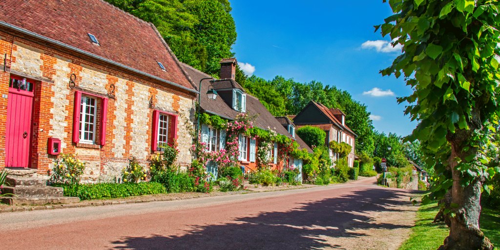 classée parmi les plus beaux villages de france, cette commune de normandie est un havre de paix