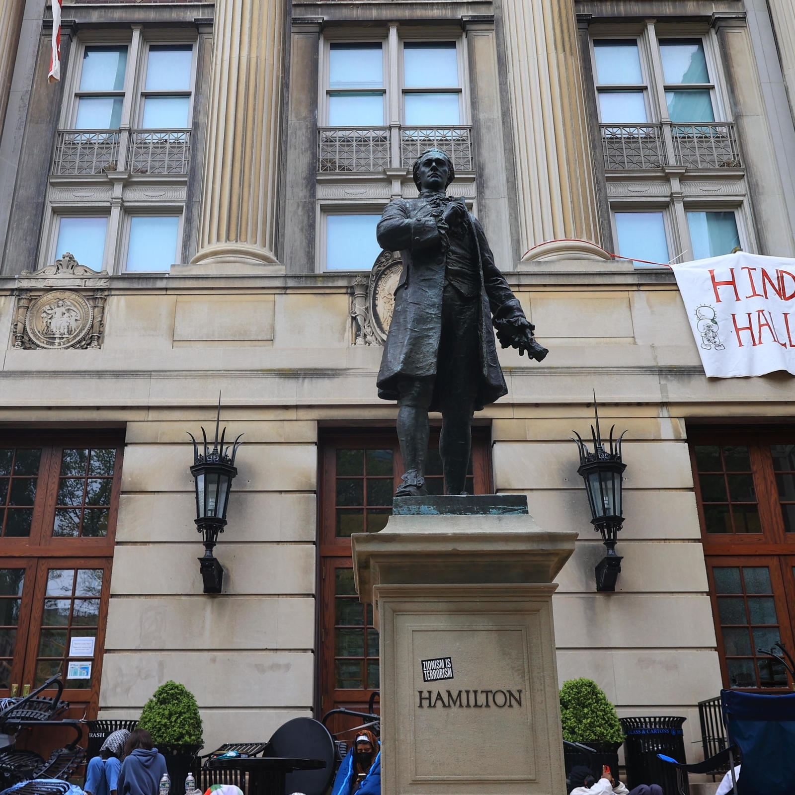 NYPD Officer Fired Gun While Clearing Protesters From Hamilton Hall At ...