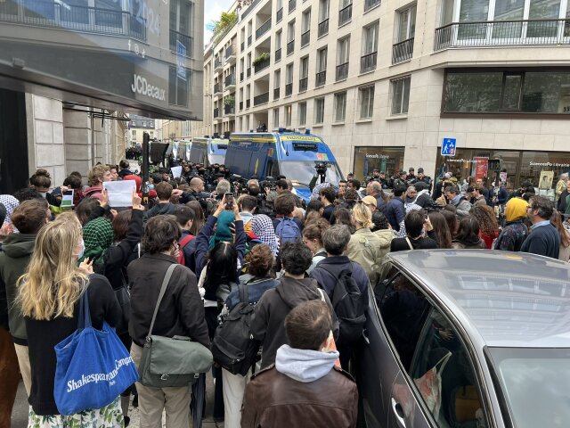 γαλλία: h αστυνομία εκκένωσε την κατάληψη στη σχολή sciences po στο παρίσι