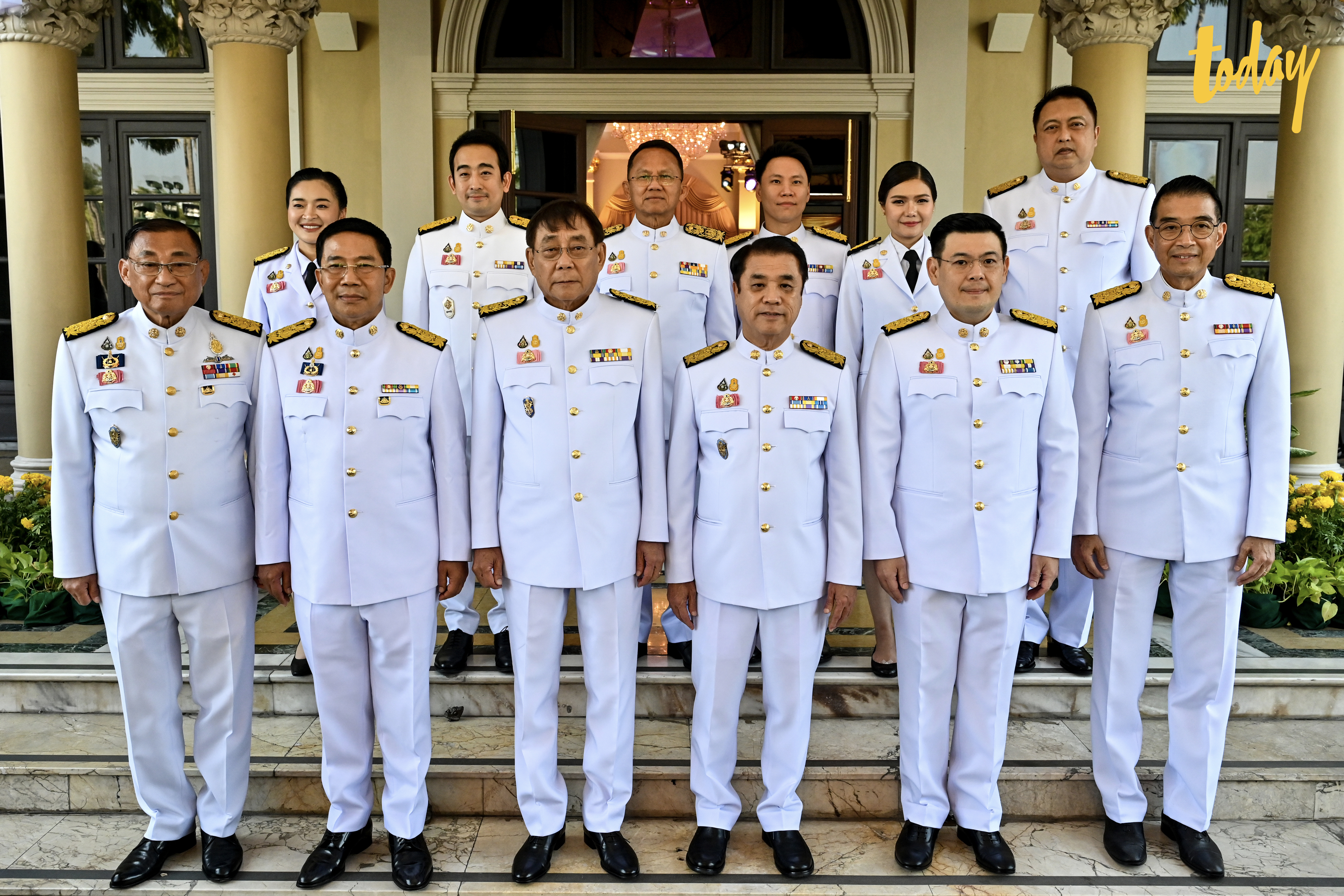 12 รัฐมนตรีใหม่ ถ่ายรูปเป็นที่ระลึก ก่อนเข้าเฝ้าฯ ถวายสัตย์ปฏิญาณก่อนเข้ารับหน้าที่