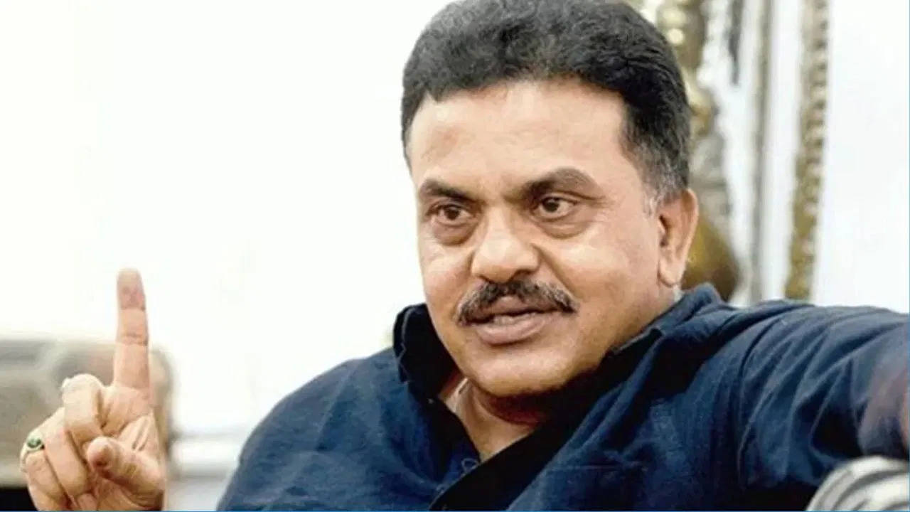 Former Congress Leader Sanjay Nirupam Joins Eknath Shinde-led Shiv Sena ...