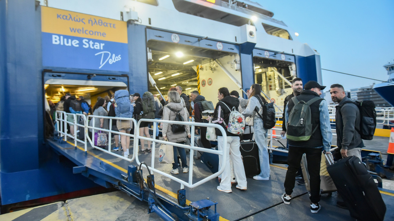 τουλάχιστον 24.000 επιβάτες θα ταξιδέψουν σήμερα από το λιμάνι του πειραιά - ποιοί είναι οι δημοφιλείς προορισμοί