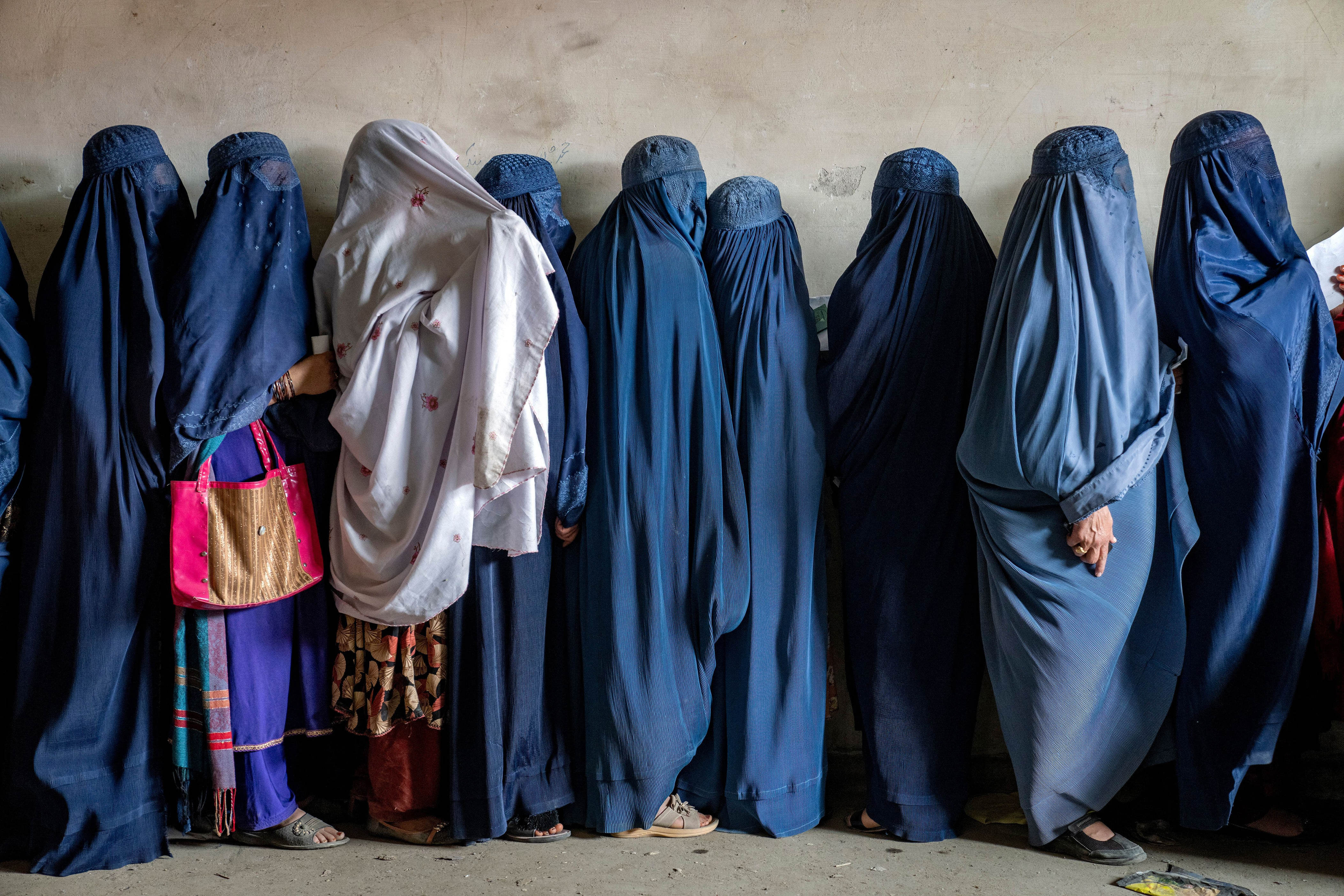 asyl für afghaninnen: bürgerliche richter korrigieren den kurs