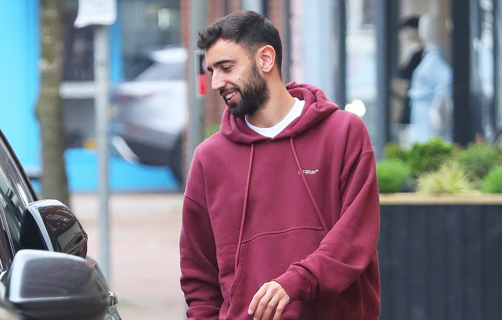 man utd injury doubt bruno fernandes pictured wearing a protective cast