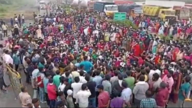 farmers protest against land acquisition for foxconn in bengaluru