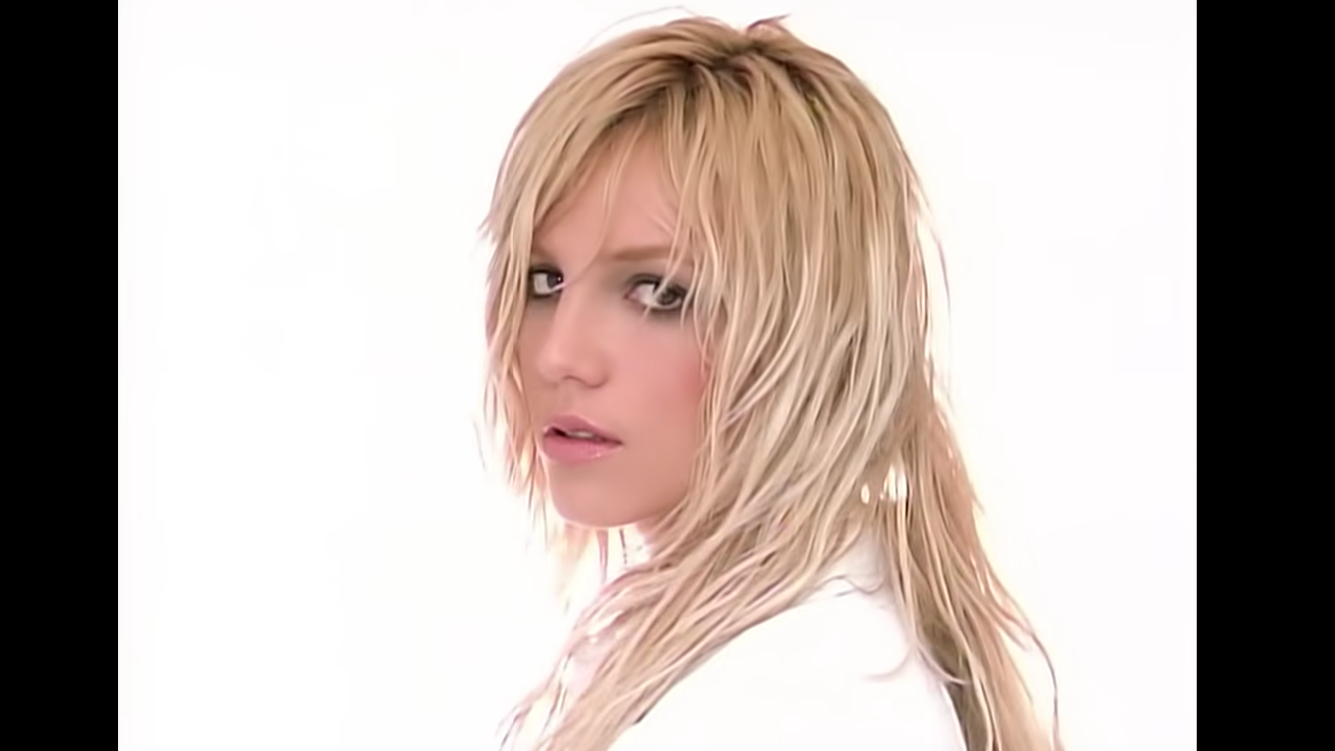 Injury, tears, screams, paramedics... What happened to Britney Spears?