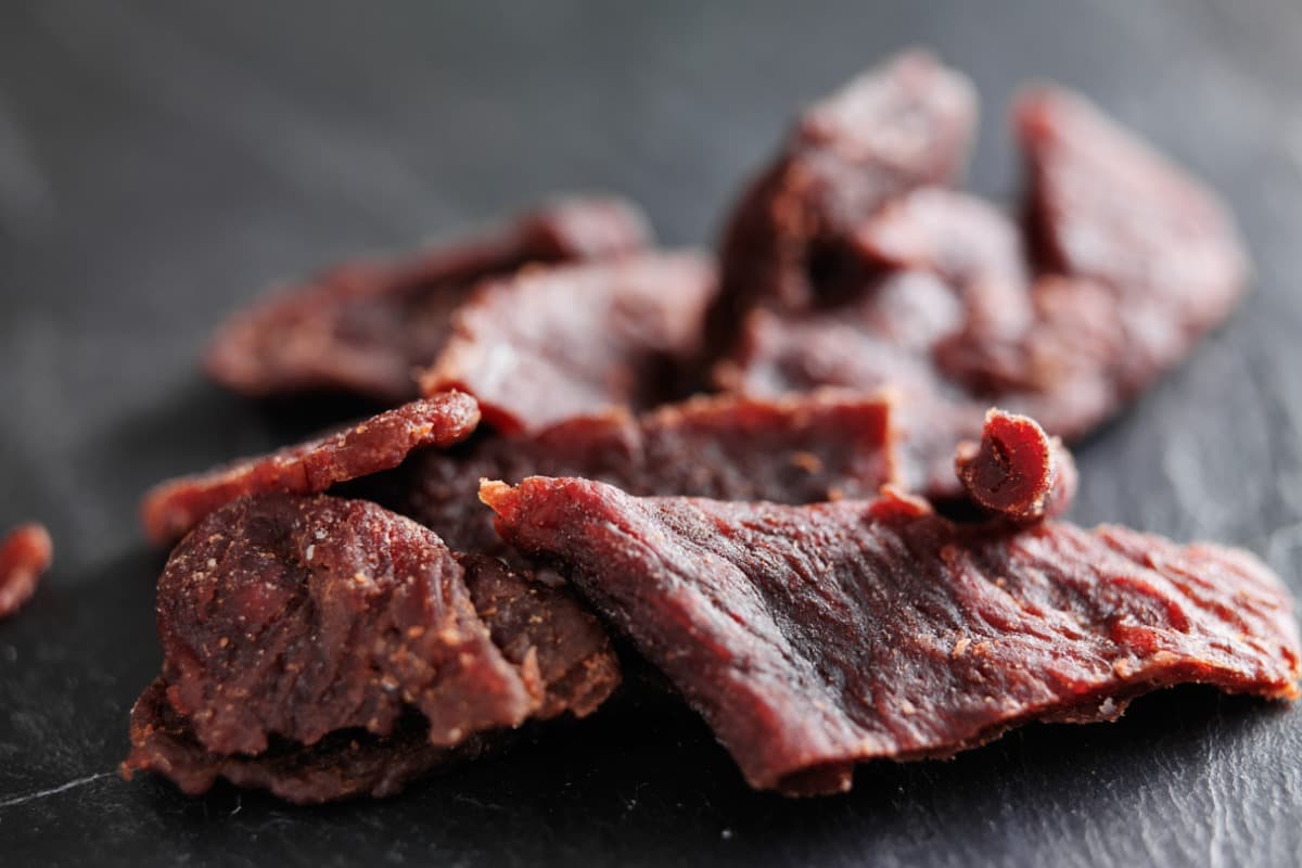 ¿qué es la carne seca? descubre cómo se hace y los tipos que existen