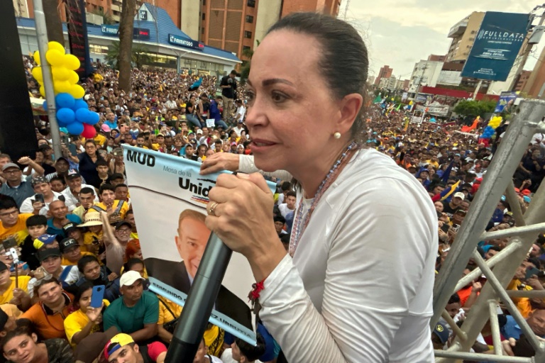 uma 'candidata' nas ruas e outro na cédula: a oposição venezuelana nas eleições