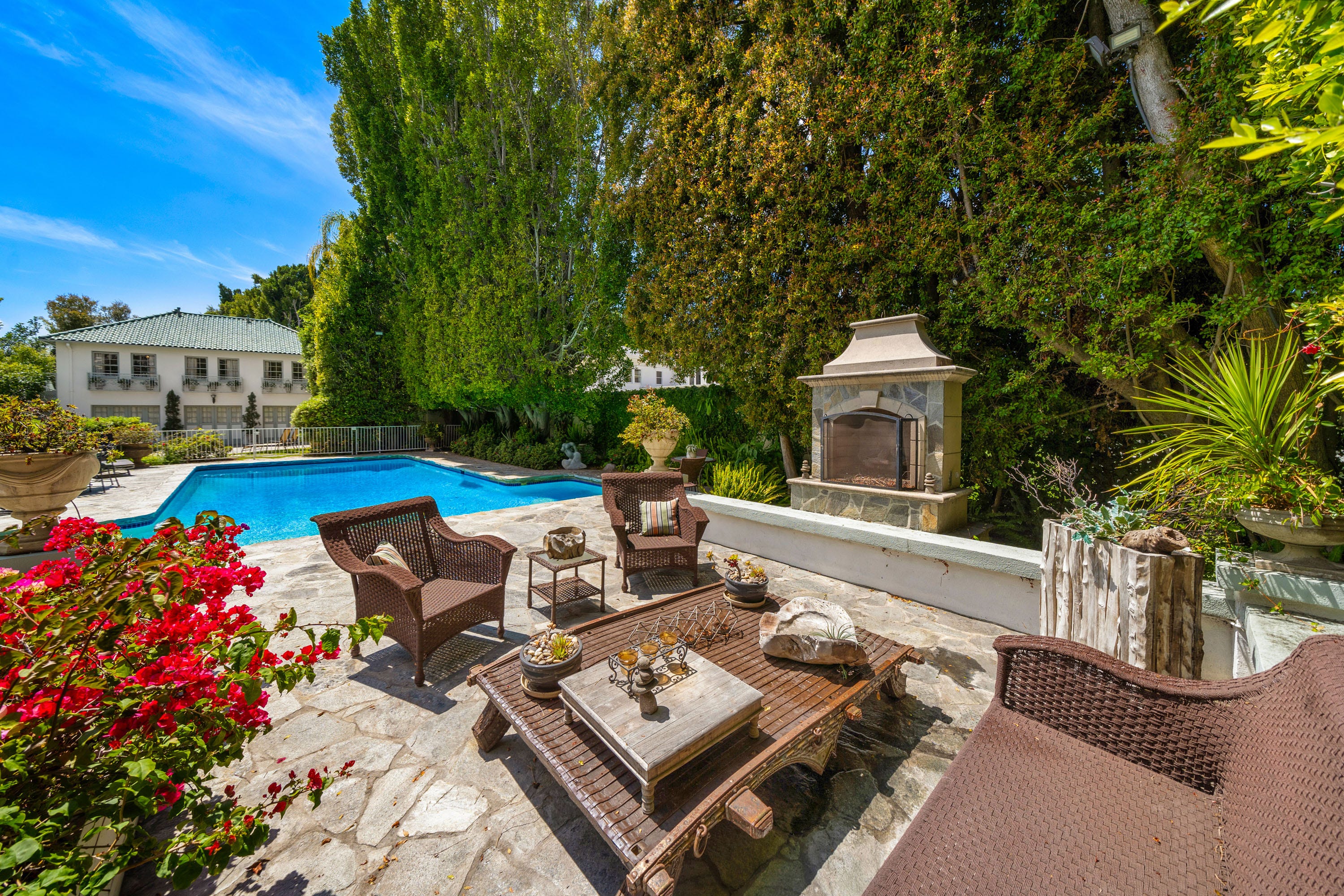 swanky los angeles mansion once owned by muhammad ali up for auction. see photos