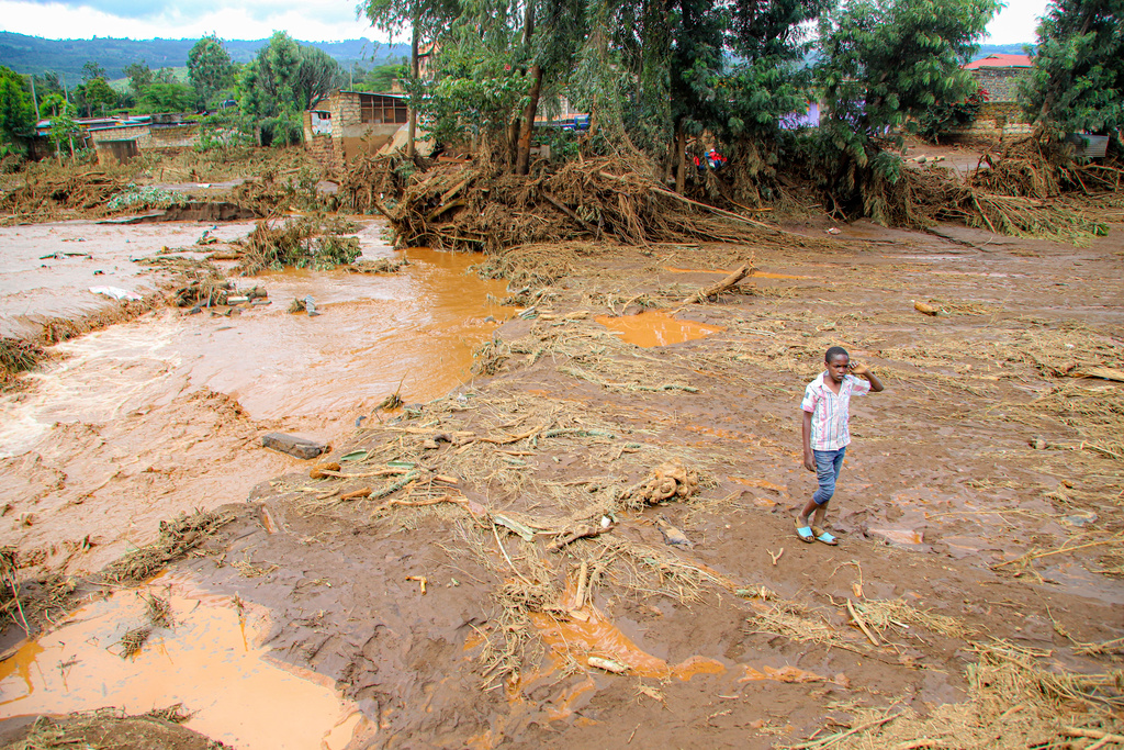 fler än 200 döda i översvämningar i kenya
