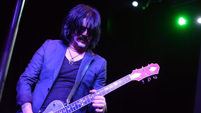  Gilby Clarke is selling his Guns N’ Roses, Slash’s Snakepit and Heart gear on Reverb 