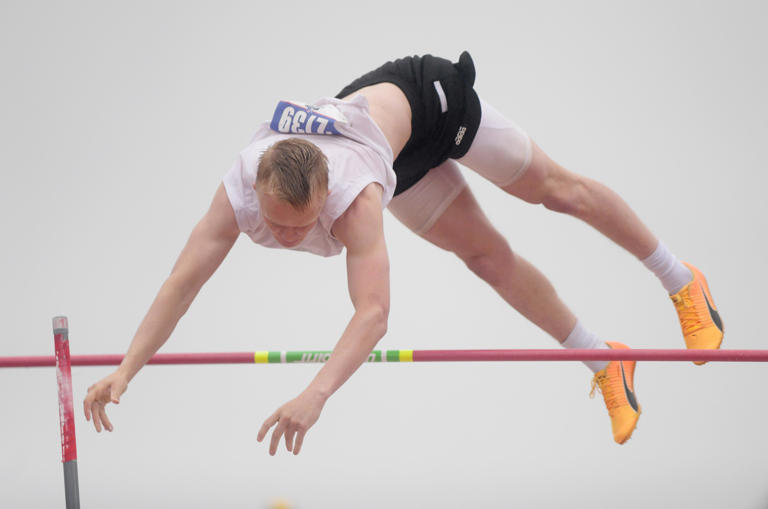UIL State Track Meet Gruver cousins each medal in Class 2A boys pole vault