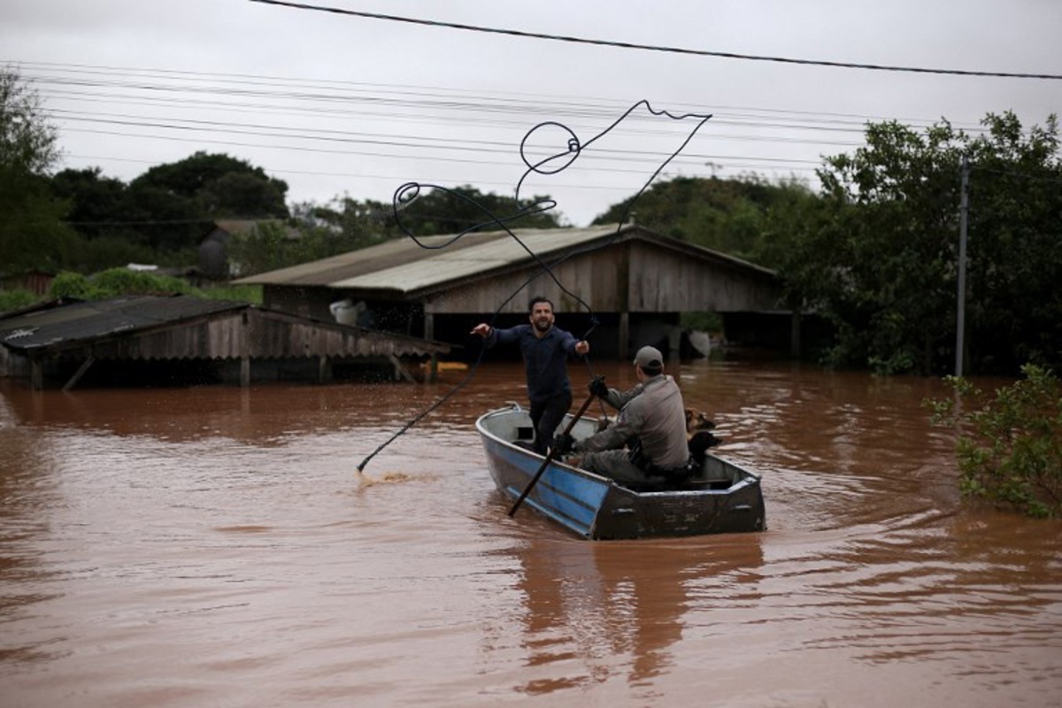 intempéries - brésil: 31 morts et 74 disparus dans le sud, submergé par les inondations