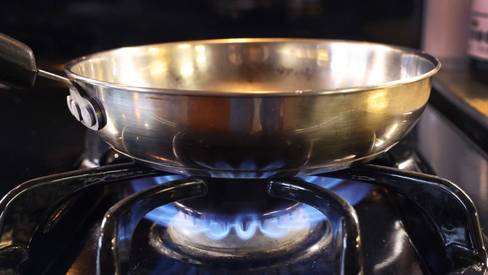 gas stoves expose millions in the us to unsafe limits of nitrogen dioxide, and disadvantaged communities face higher risk