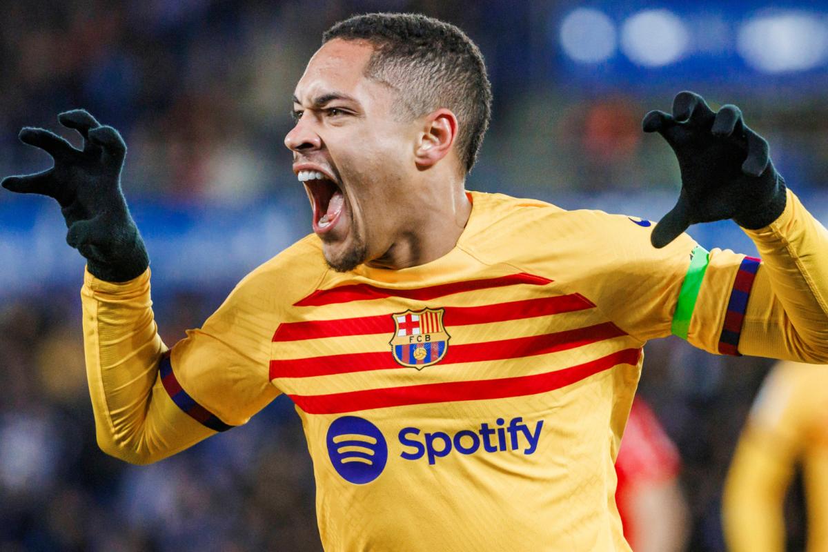 vitor roque: should barcelona striker quit for man utd already?