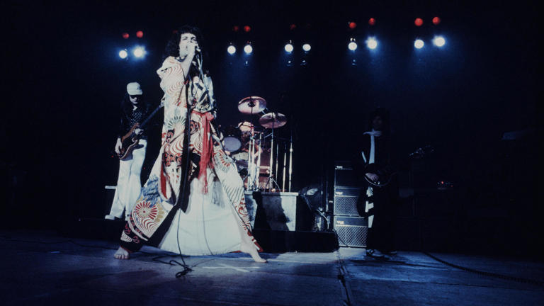 Freddie Mercury was an avid collector of Kimono during Queen's tours of Japan