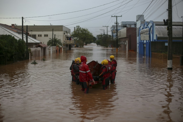 amazon, desastre climático deja al menos 39 muertes en brasil mientras el agua avanza
