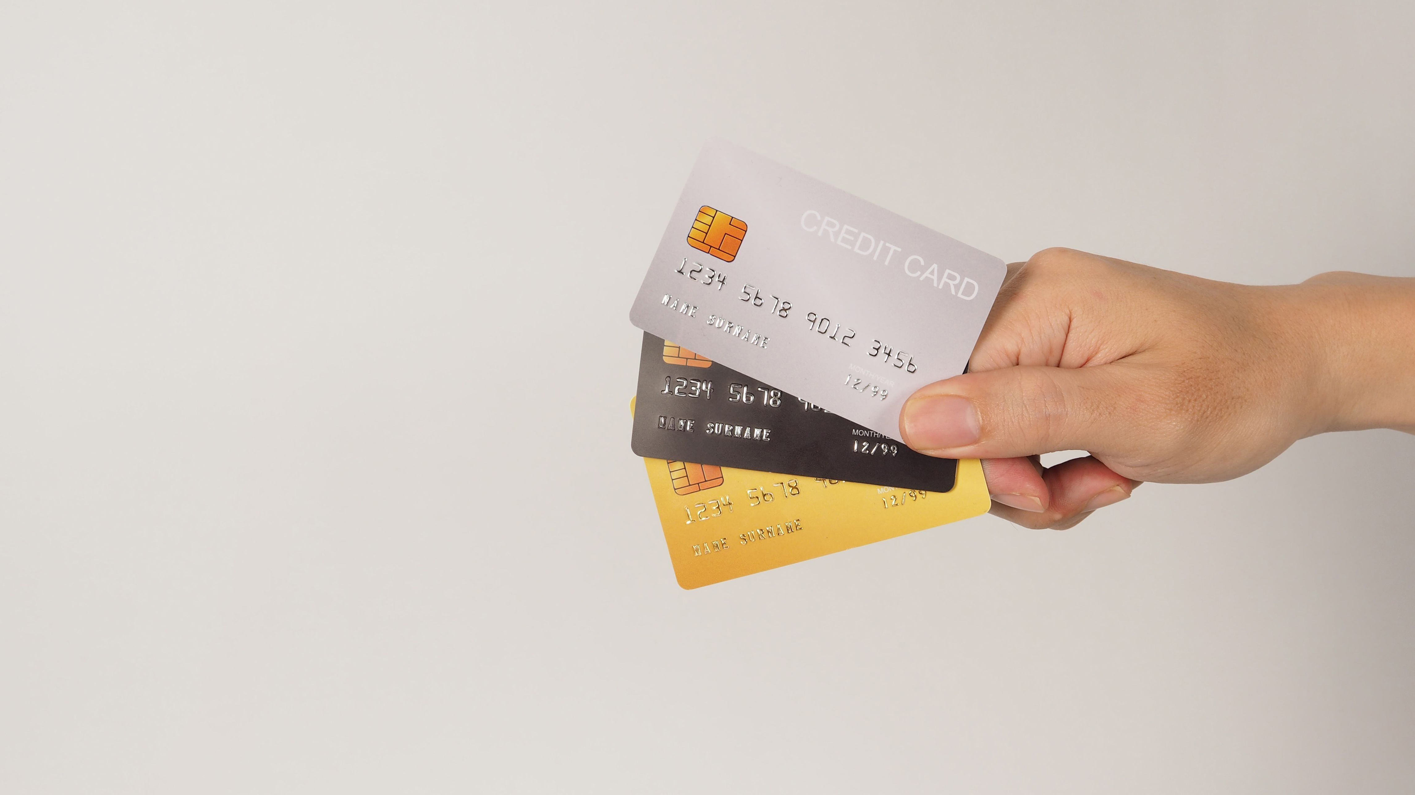 ¿cómo pagar el saldo en dólares de mi tarjeta de crédito?