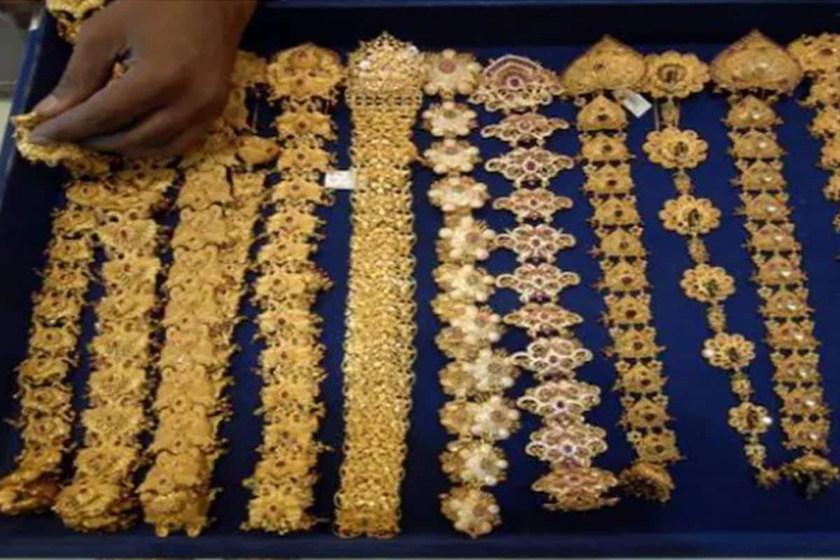 gold price falls in india: check 22 carat rate in your city on may 4