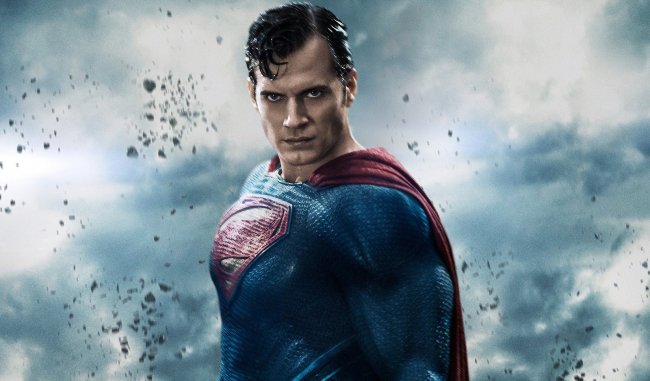 snyder: ''superman skulle fått tillbaka sin mänskliga sida''