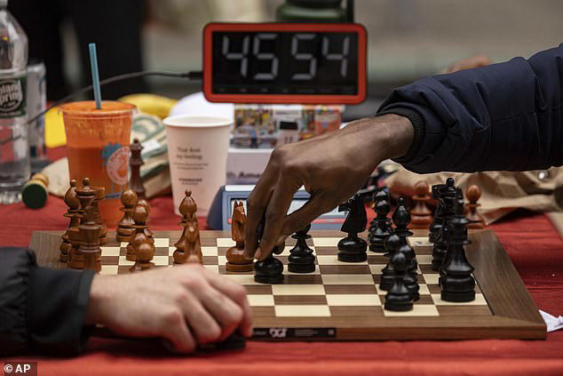 Tunde surpassed the current chess marathon record of 56 hours, nine minutes and 37 seconds, achieved in 2018 by Norwegians Hallvard Haug Flatebo and Sjur Ferkingstad