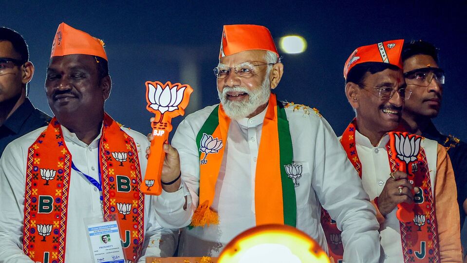 'i don't own home or even bicycle': pm modi attacks jmm, congress in lok sabha election campaign rally in jharkhand