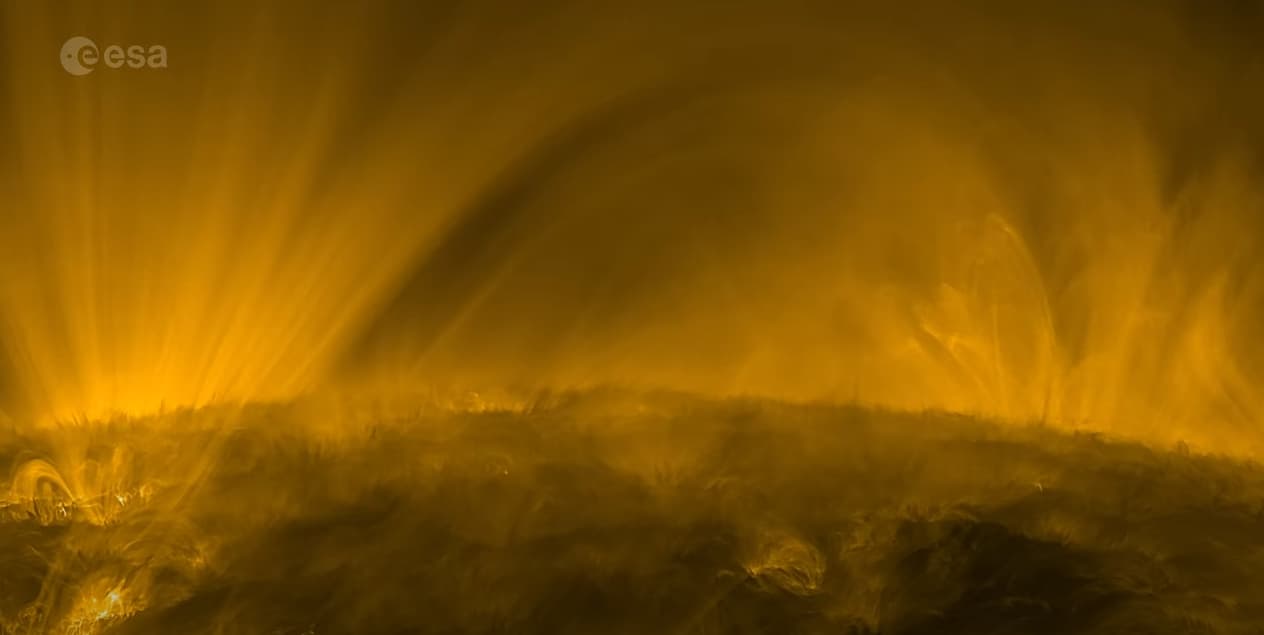 des images inédites de la surface du soleil capturées par une sonde de l'agence spatiale européenne
