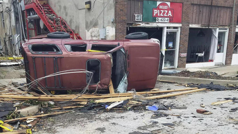 Texas Tornado: GoFundMe Launched For Family Rescued By Storm Chaser ...