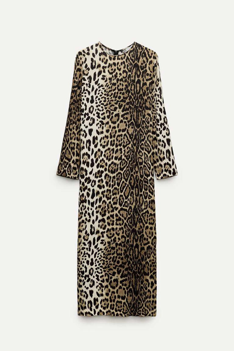 Llega A Zara El Vestido De Leopardo Viral Que Ya Llevó Marta Ortega En