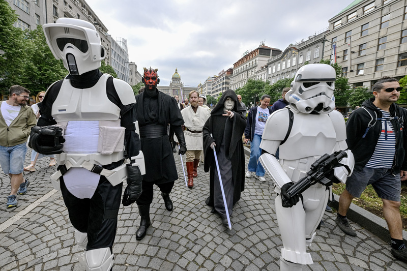 na pražském václavském náměstí se sešli fanoušci filmů star wars
