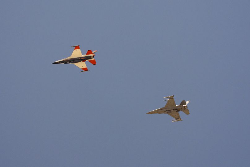 abd'de yapay zekalı f-16 ile pilot kontrolündeki f-16 savaş uçağı arasında 'it dalaşı'