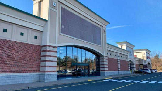 This popular mall store is closing 500+ locations, including 6 in Mass.<br><br>