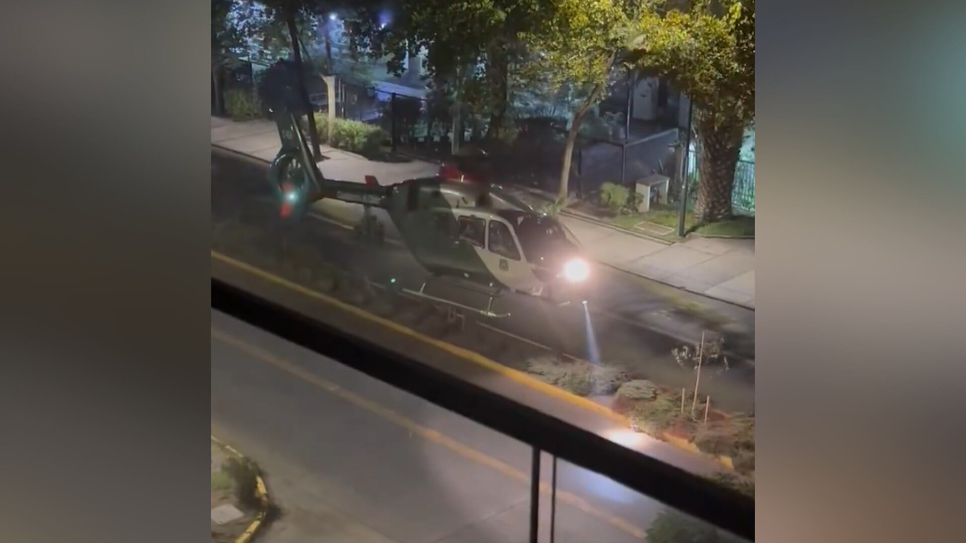 carabineros son trasladados en helicóptero a hospital institucional tras choque en providencia