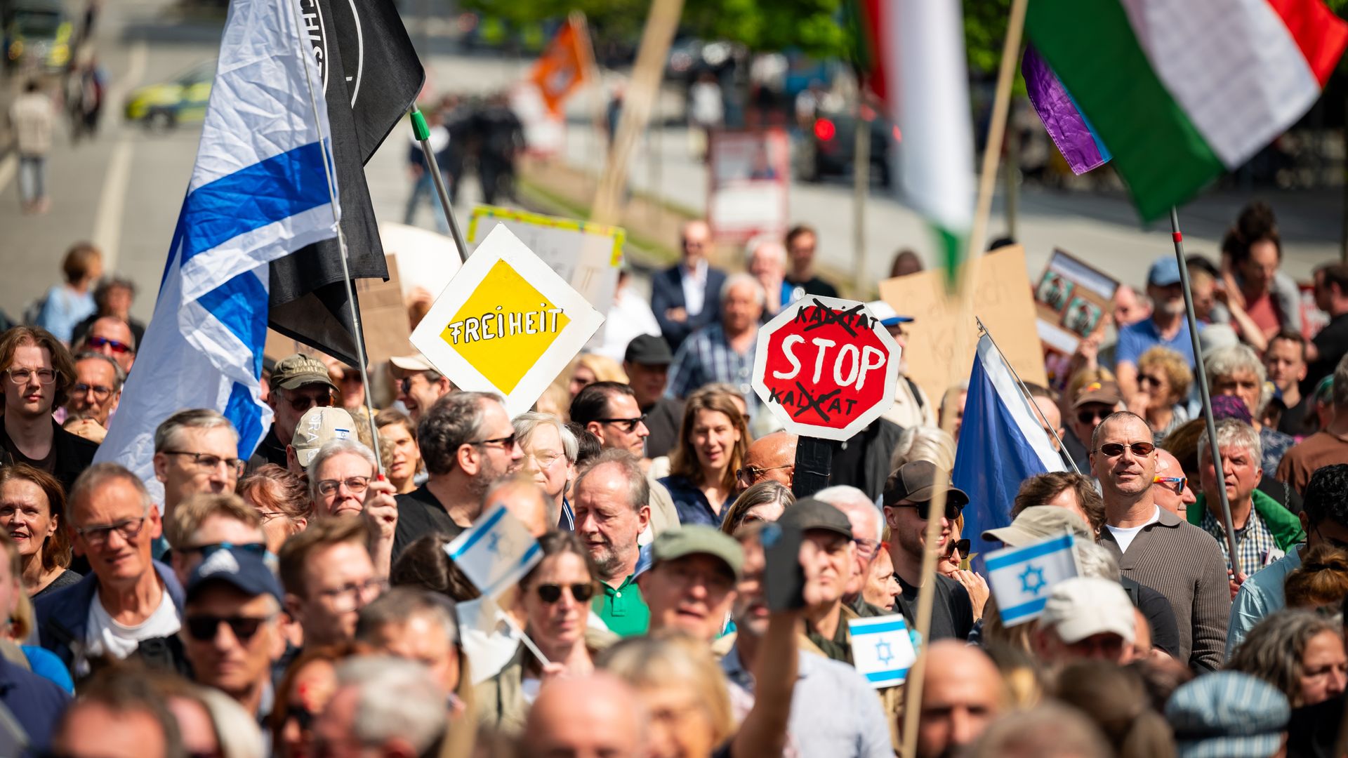 hamburg: hunderte demonstrieren gegen islamismus