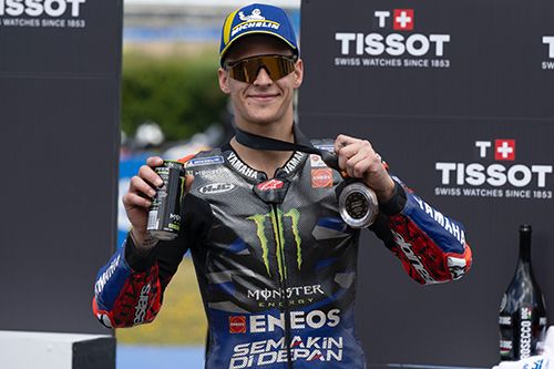 fakta fabio quartararo mangkel podium sprint race motogp spanyol 2024 melayang, gara-gara isi di dalam ban