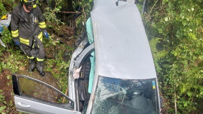 Luino, Auto Finisce In Una Scarpata Dopo Uno Scontro Con Altre Macchine ...