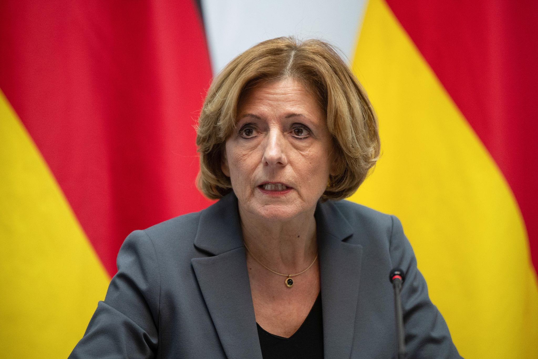 dreyer verurteilt angriffe auf politiker: «fassungslos»