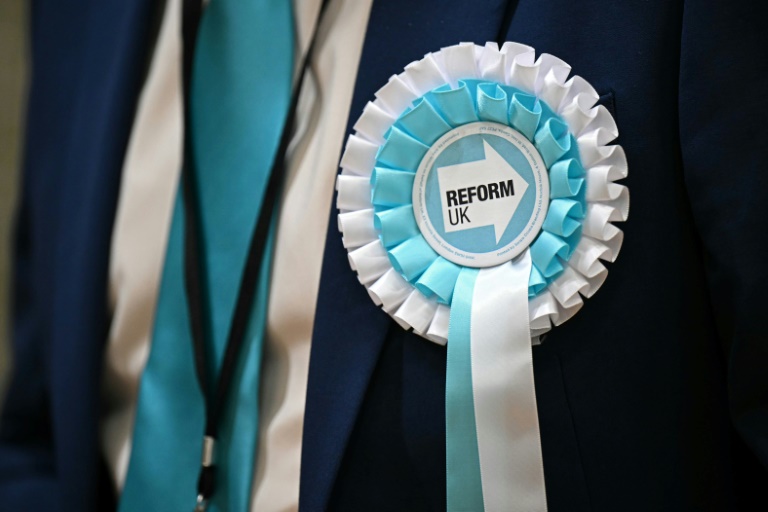 royaume-uni: les conservateurs au pouvoir subissent un revers électoral massif