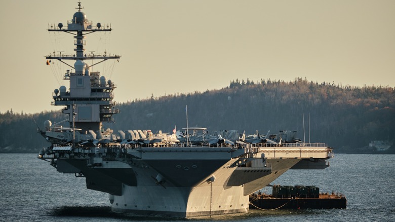 uss gerald r. ford vs. chinese aircraft carrier liaoning: how do they compare?