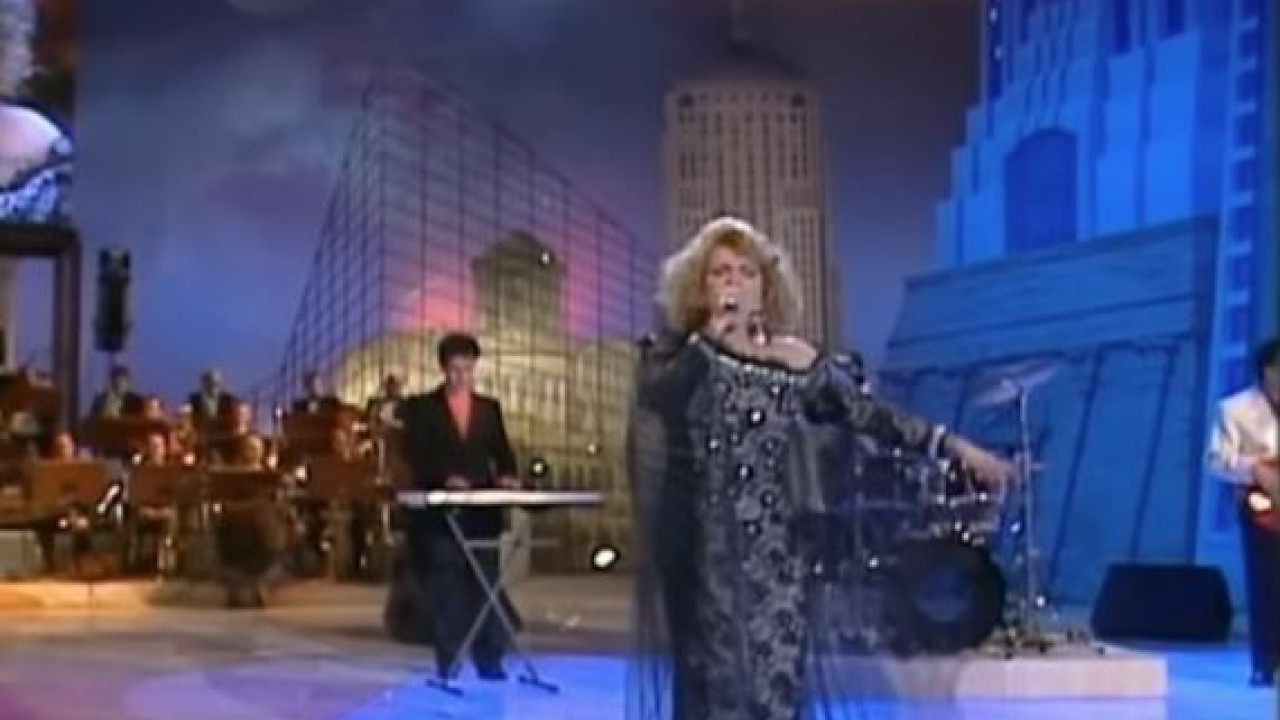 σαν σήμερα ήταν «σαν να μπήκε η άνοιξη» στην eurovision: το επικό mashup του τραγουδιού, 33 χρόνια μετά
