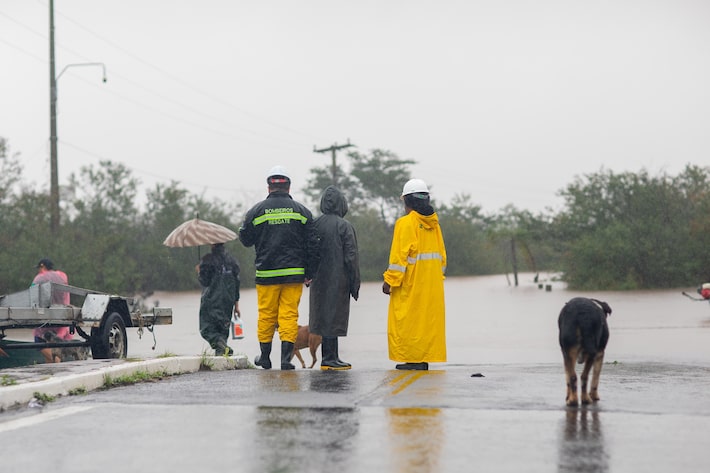 hospital de canoas, no rio grande do sul, é evacuado após inundação