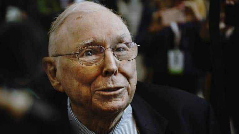 a standing ovation, a slip-up that was received as honour, and a stall for just one: charlie munger makes his presence felt at brk 2024