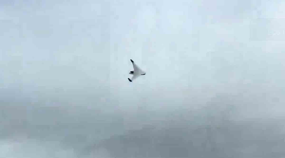 video: ranskalainen suihkumoottorilla varustettu kamikaze-drone suorittaa lentokokeen
