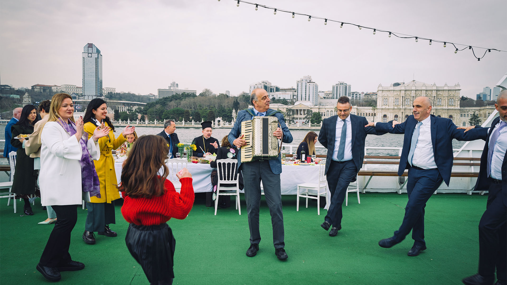 πάσχα στην κωνσταντινούπολη: λαμπριάτικο τραπέζι στον βόσπορο